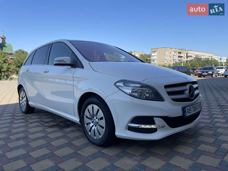 Хэтчбек Mercedes-Benz B-Class 2015 в 
