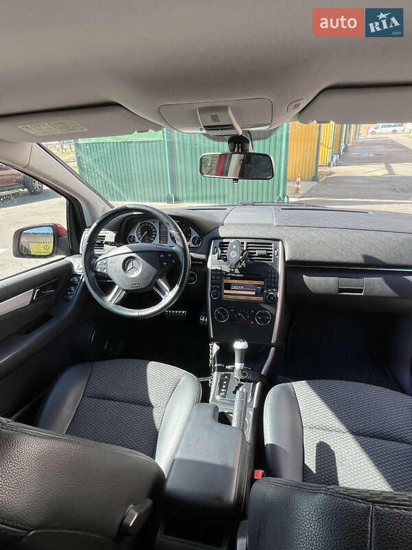 Хэтчбек Mercedes-Benz B-Class 2009 в Киеве фото 4 Хэтчбек Mercedes-Benz B-Class 2009 в Киеве