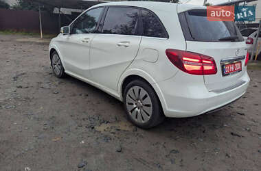 Хэтчбек Mercedes-Benz B-Class 2015 в 