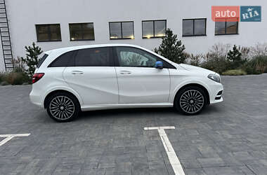 Хэтчбек Mercedes-Benz B-Class 2015 в 