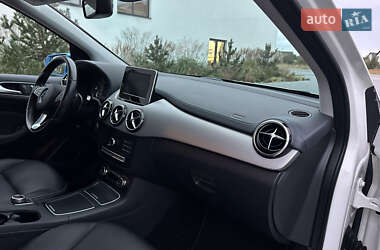 Хэтчбек Mercedes-Benz B-Class 2015 в 