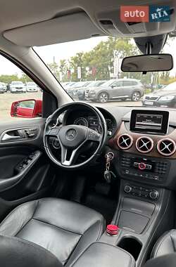 Хэтчбек Mercedes-Benz B-Class 2013 в 
