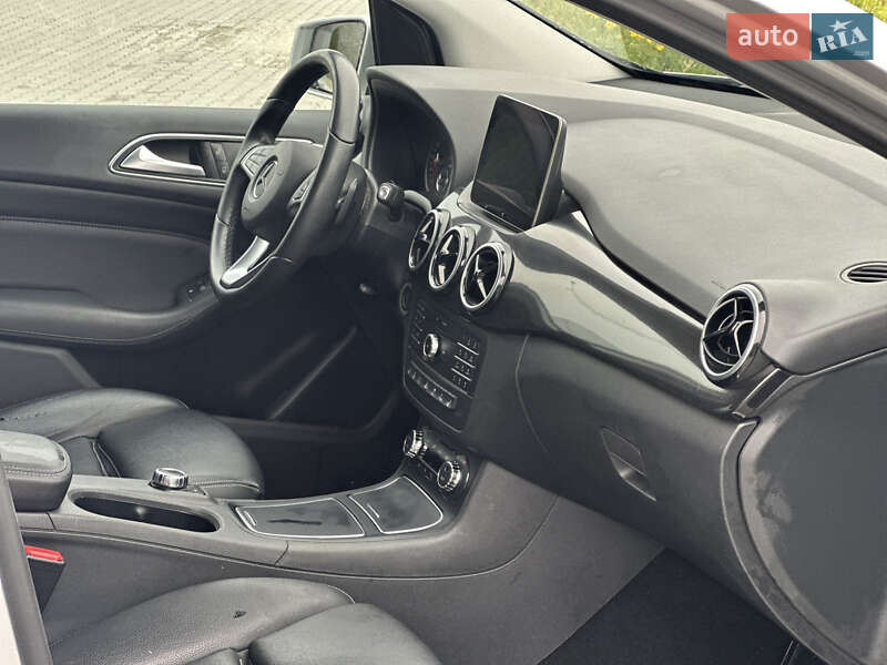 Хетчбек Mercedes-Benz B-Class 2016 в Львові фото 16 Хетчбек Mercedes-Benz B-Class 2016 в Львові