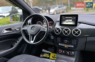 Хэтчбек Mercedes-Benz B-Class 2017 в 