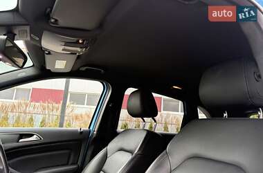 Хэтчбек Mercedes-Benz B-Class 2015 в 
