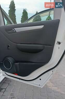 Хэтчбек Mercedes-Benz B-Class 2010 в 