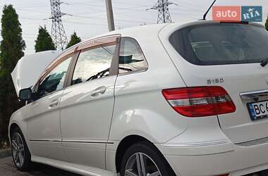 Хэтчбек Mercedes-Benz B-Class 2010 в 