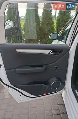 Хэтчбек Mercedes-Benz B-Class 2010 в 