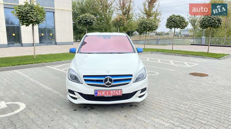 Хэтчбек Mercedes-Benz B-Class 2016 в Киеве