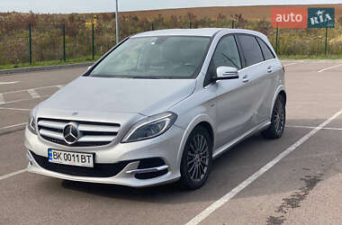 Хэтчбек Mercedes-Benz B-Class 2017 в 
