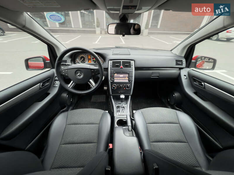 Хетчбек Mercedes-Benz B-Class 2010 в Києві фото 6 Хетчбек Mercedes-Benz B-Class 2010 в Києві