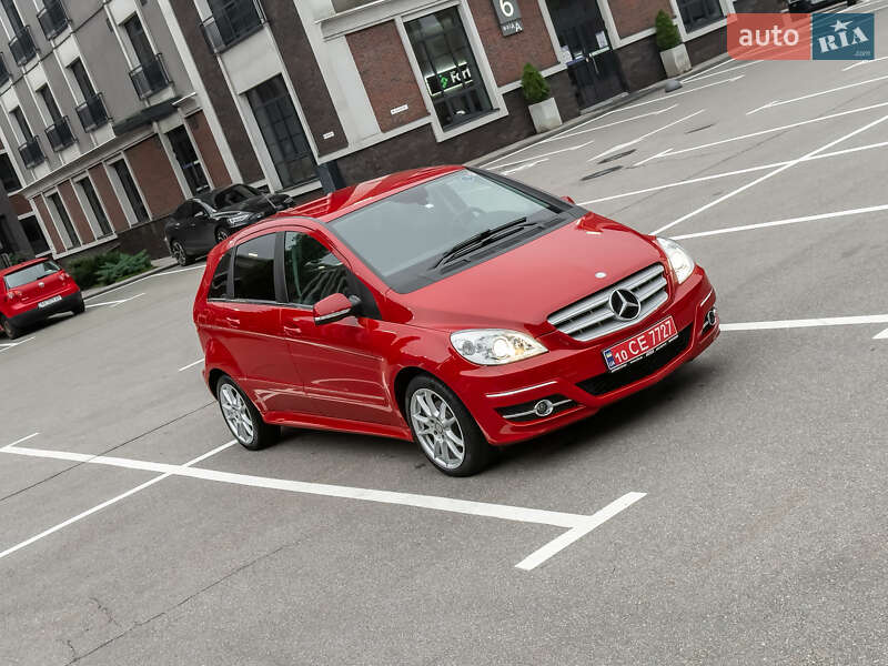 Хетчбек Mercedes-Benz B-Class 2010 в Києві фото 7 Хетчбек Mercedes-Benz B-Class 2010 в Києві
