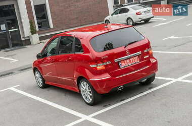 Хэтчбек Mercedes-Benz B-Class 2010 в 