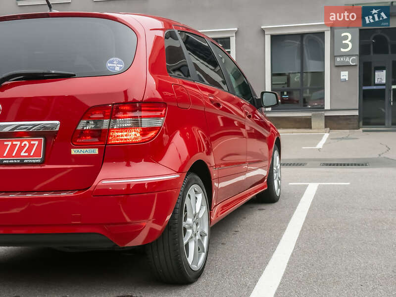 Хетчбек Mercedes-Benz B-Class 2010 в Києві фото 17 Хетчбек Mercedes-Benz B-Class 2010 в Києві