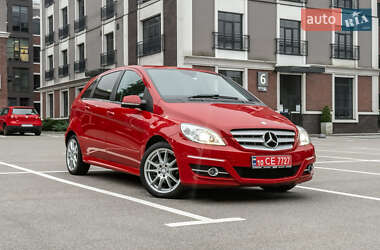 Хэтчбек Mercedes-Benz B-Class 2010 в 