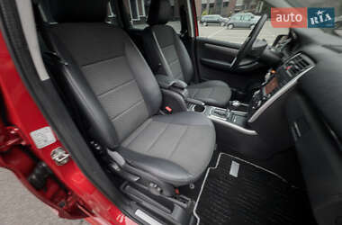 Хэтчбек Mercedes-Benz B-Class 2010 в 
