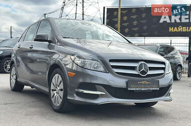 Хэтчбек Mercedes-Benz B-Class 2016 в 