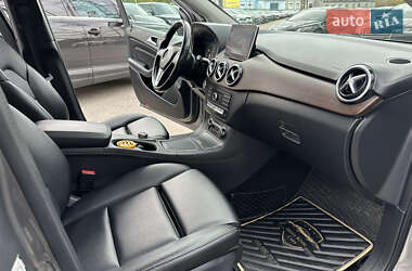 Хэтчбек Mercedes-Benz B-Class 2016 в 
