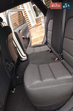 Хетчбек Mercedes-Benz B-Class 2015 в  фото 17 Хетчбек Mercedes-Benz B-Class 2015 в