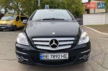 Хэтчбек Mercedes-Benz B-Class 2010 в 