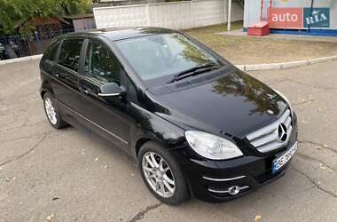 Хэтчбек Mercedes-Benz B-Class 2010 в 