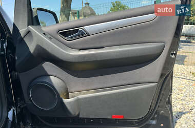 Хэтчбек Mercedes-Benz B-Class 2009 в 