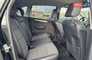 Хэтчбек Mercedes-Benz B-Class 2010 в 