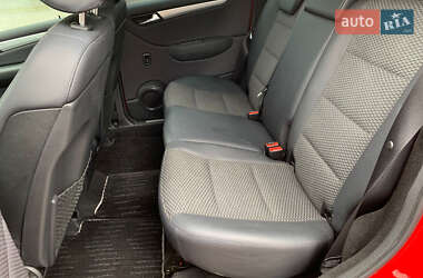 Хэтчбек Mercedes-Benz B-Class 2010 в 