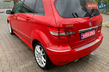 Хэтчбек Mercedes-Benz B-Class 2010 в 