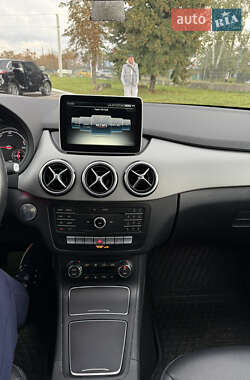 Хэтчбек Mercedes-Benz B-Class 2015 в 