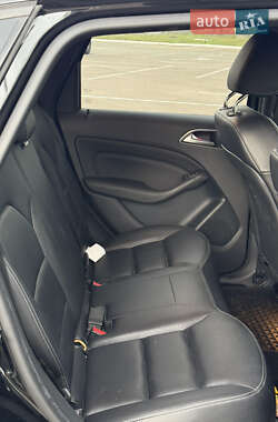 Хэтчбек Mercedes-Benz B-Class 2015 в 