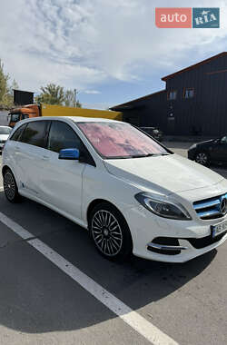 Хэтчбек Mercedes-Benz B-Class 2015 в 