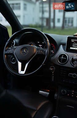 Хэтчбек Mercedes-Benz B-Class 2013 в 