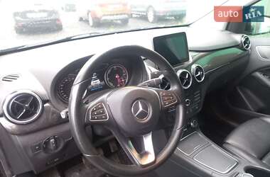 Хэтчбек Mercedes-Benz B-Class 2017 в 