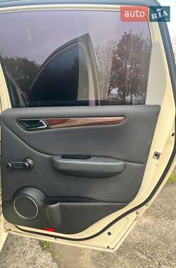 Хэтчбек Mercedes-Benz B-Class 2010 в 