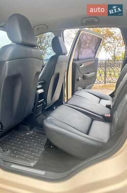 Хэтчбек Mercedes-Benz B-Class 2010 в 