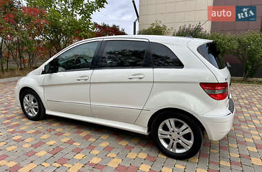 Хэтчбек Mercedes-Benz B-Class 2008 в 