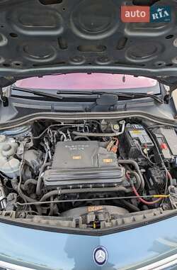 Хетчбек Mercedes-Benz B-Class 2014 в 