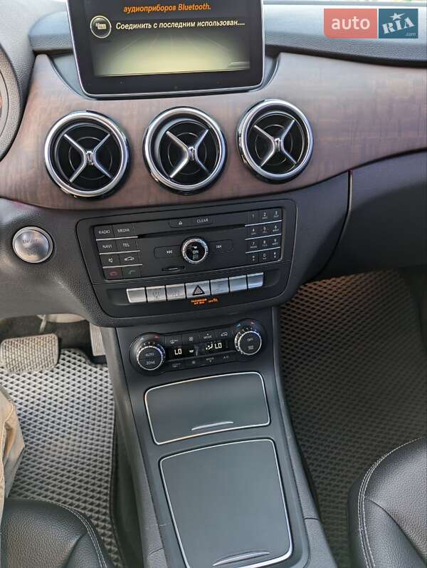 Хетчбек Mercedes-Benz B-Class 2014 в Києві фото 10 Хетчбек Mercedes-Benz B-Class 2014 в Києві