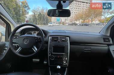 Хэтчбек Mercedes-Benz B-Class 2010 в 