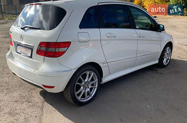 Хетчбек Mercedes-Benz B-Class 2010 в 
