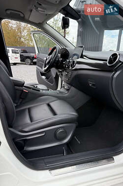 Хэтчбек Mercedes-Benz B-Class 2016 в 
