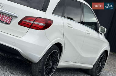 Хэтчбек Mercedes-Benz B-Class 2016 в 