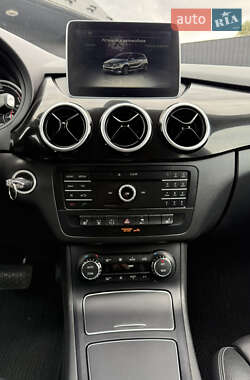 Хэтчбек Mercedes-Benz B-Class 2016 в 