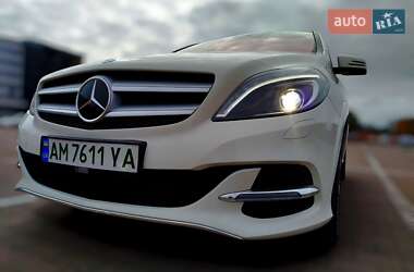 Хетчбек Mercedes-Benz B-Class 2015 в  фото 2 Хетчбек Mercedes-Benz B-Class 2015 в