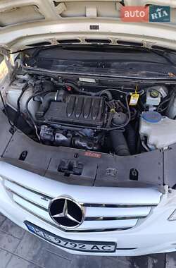 Хэтчбек Mercedes-Benz B-Class 2010 в 