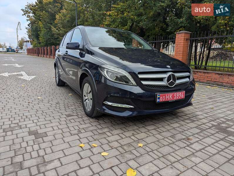 Хэтчбек Mercedes-Benz B-Class 2017 в Луцке фото 7 Хэтчбек Mercedes-Benz B-Class 2017 в Луцке