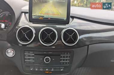 Хетчбек Mercedes-Benz B-Class 2017 в 