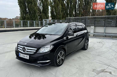 Хэтчбек Mercedes-Benz B-Class 2014 в Киеве