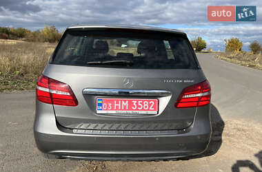 Хетчбек Mercedes-Benz B-Class 2015 в  фото 9 Хетчбек Mercedes-Benz B-Class 2015 в